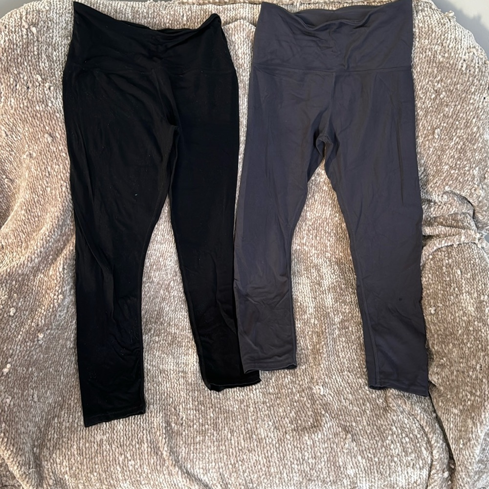 Both leggings as a set